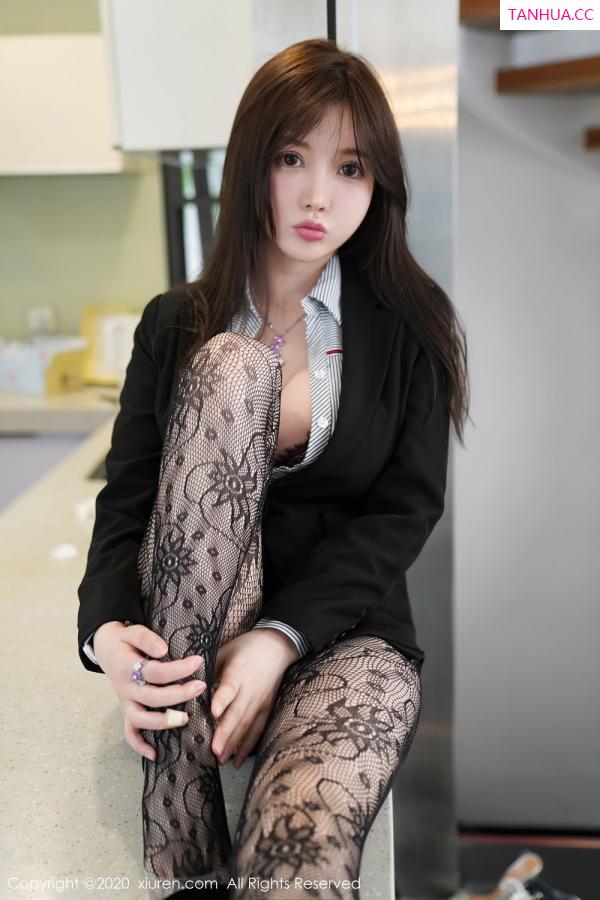 黄米妮  米妮大萌萌 [XiuRen]高清写真图 2020.11.02 No.2725 糯美子第26张图片